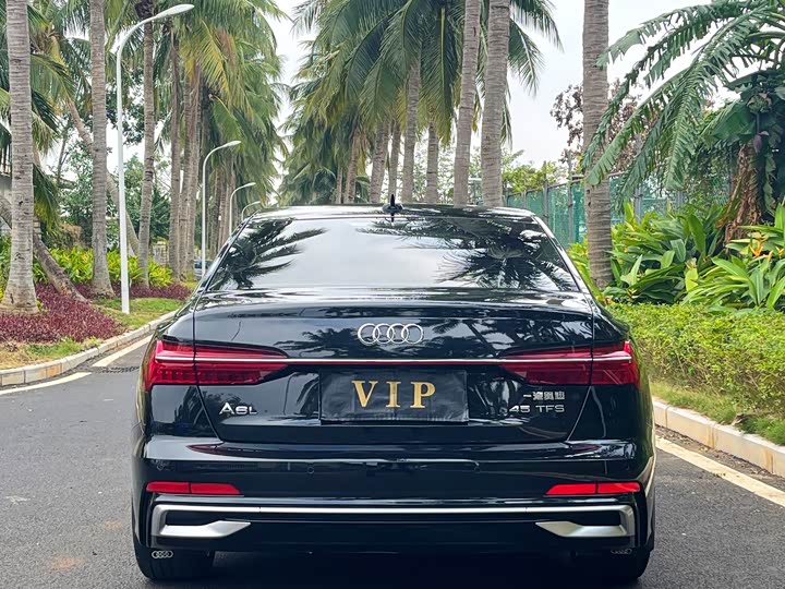 Фото 9 - Audi A6L