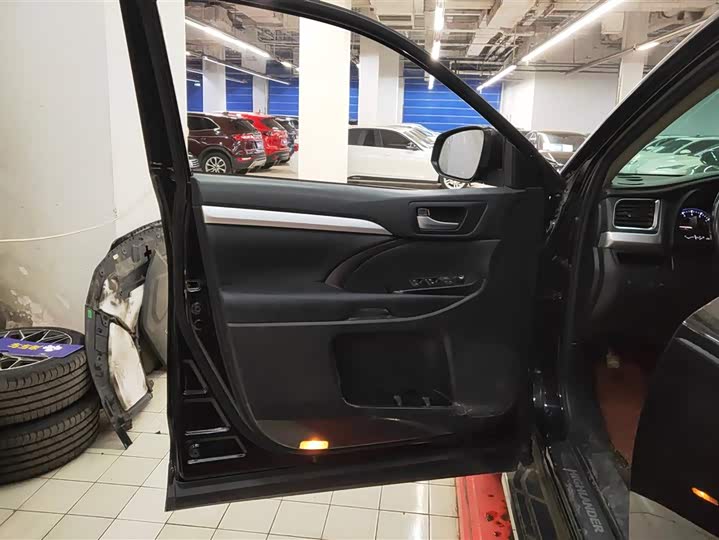 Фото 7 - Toyota Highlander