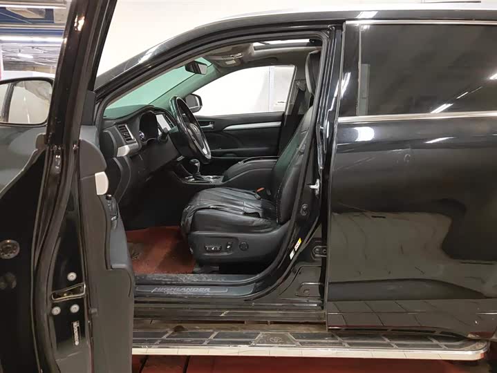 Фото 9 - Toyota Highlander