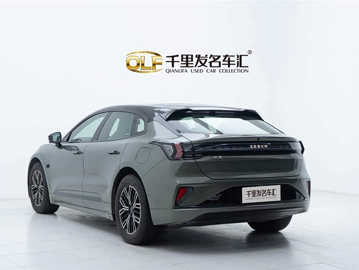 Фото 6 - Zeekr 001