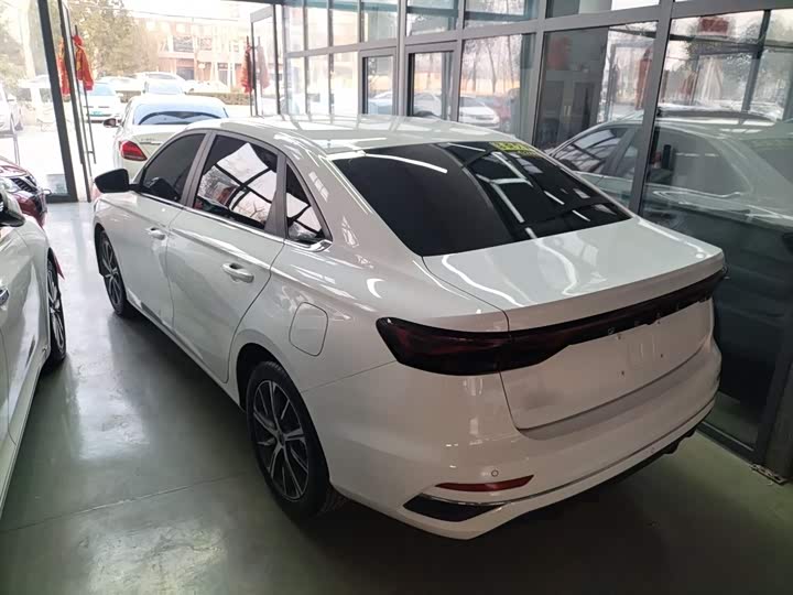 Фото 5 - Geely Emgrand