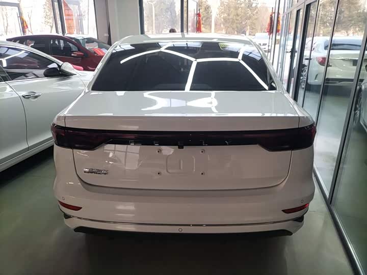 Фото 6 - Geely Emgrand