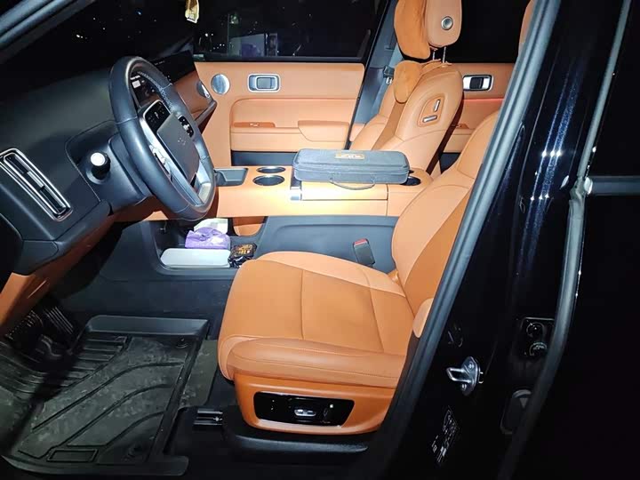 Фото 8 - LiXiang L8