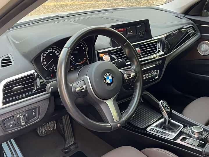 Фото 9 - BMW 1 Series