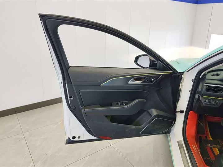 Фото 7 - Hongqi H5