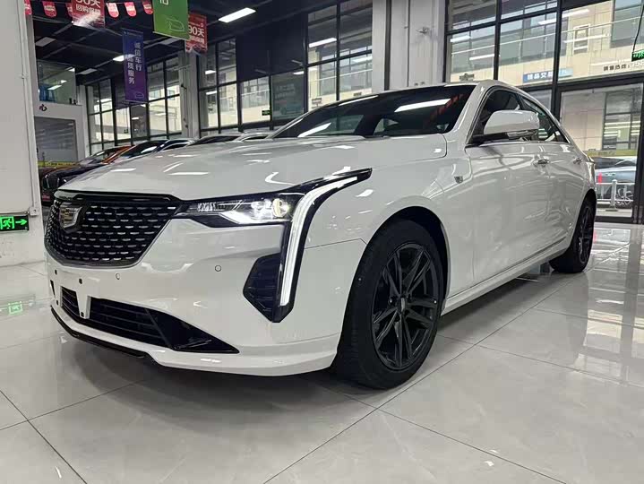 Фото 1 - Cadillac CT4