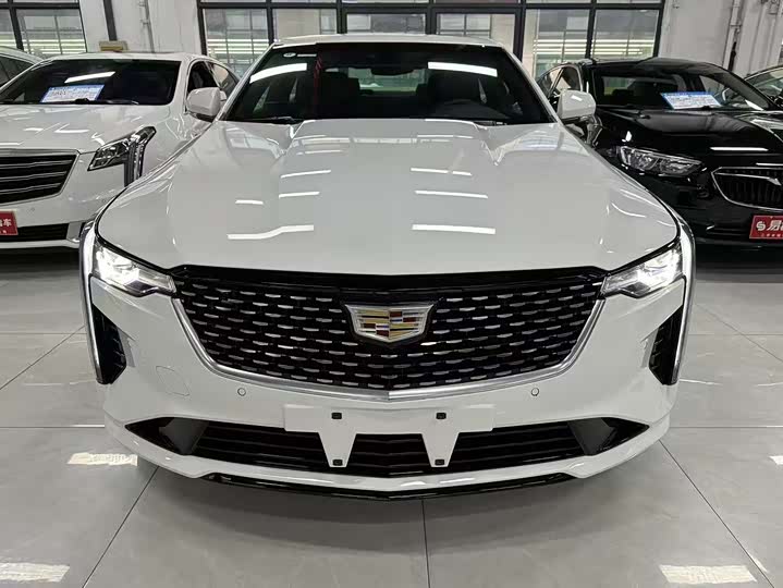 Фото 2 - Cadillac CT4