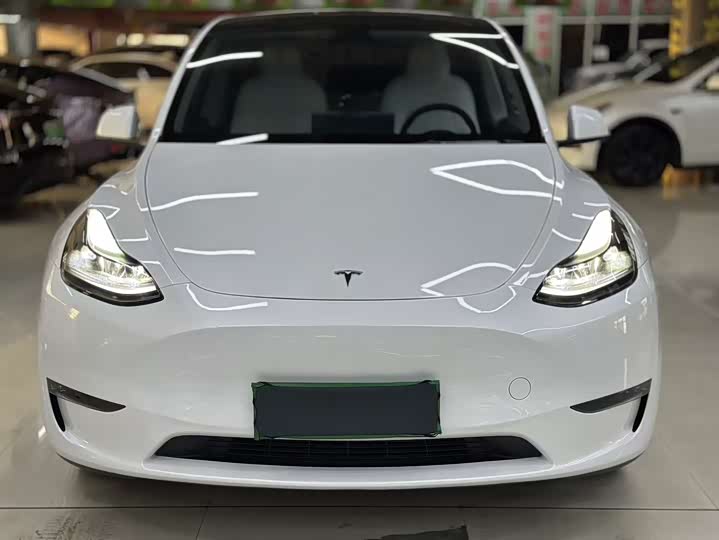 Фото 2 - Tesla Model Y