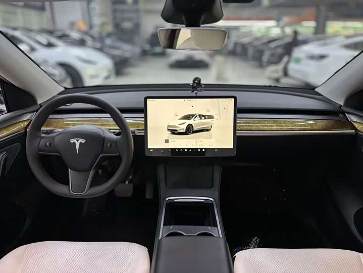 Фото 6 - Tesla Model Y