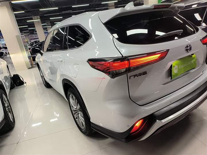 Фото 5 - Toyota Highlander