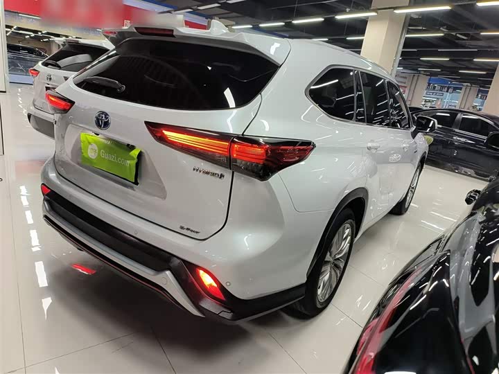 Фото 6 - Toyota Highlander