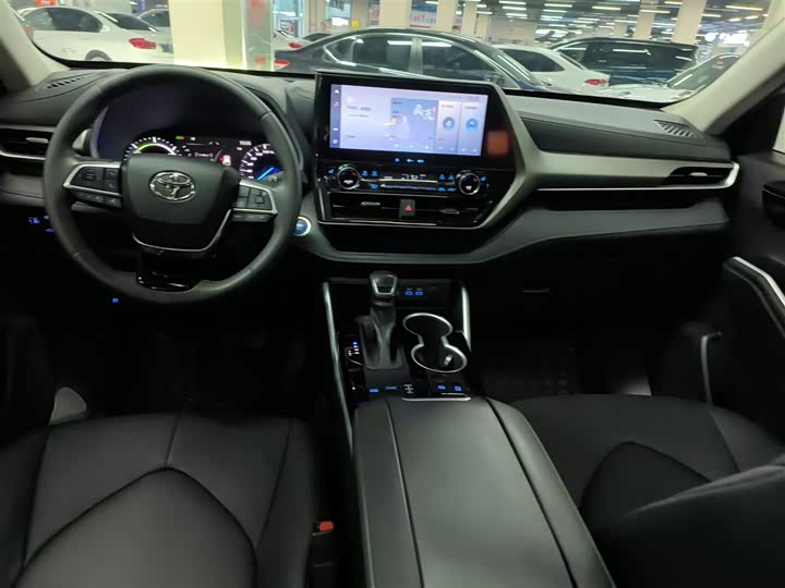 Фото 9 - Toyota Highlander