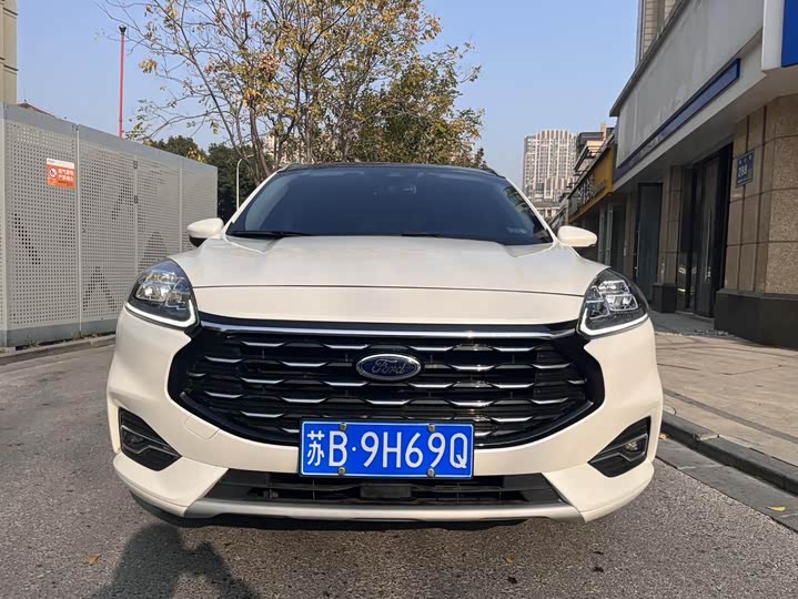 Фото 2 - Ford Escape