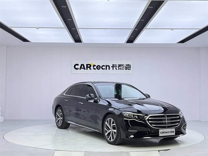 Фото 7 - Mercedes-Benz E-Class