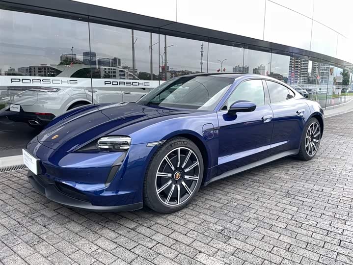 Фото 1 - Porsche Taycan