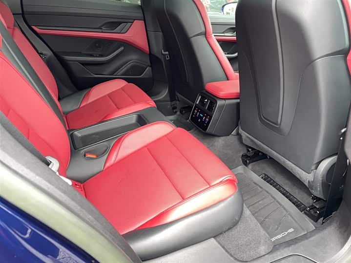 Фото 9 - Porsche Taycan