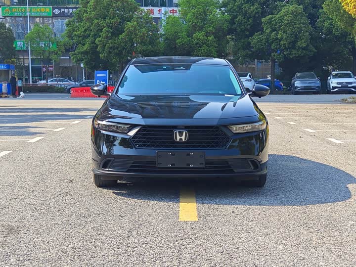 Фото 2 - Honda Accord
