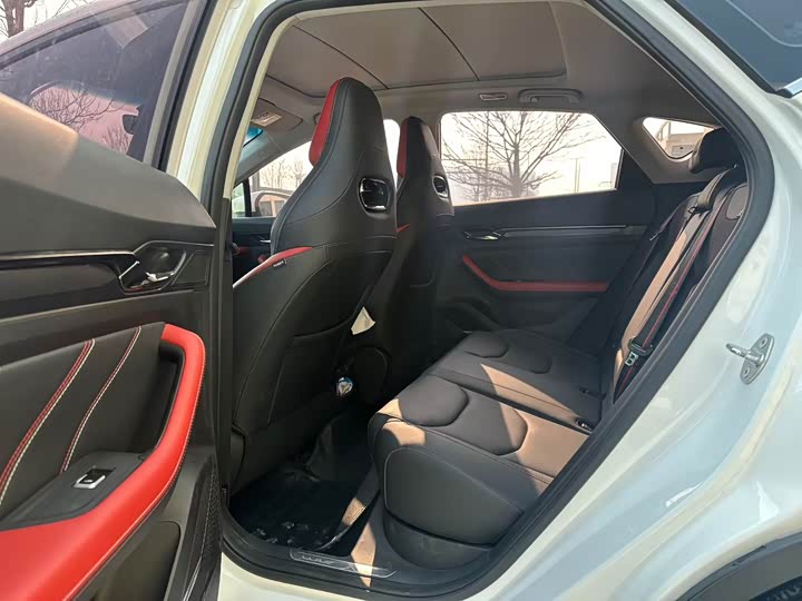 Фото 7 - Geely Emgrand GS