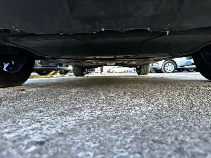 Фото 8 - Volkswagen Tharu