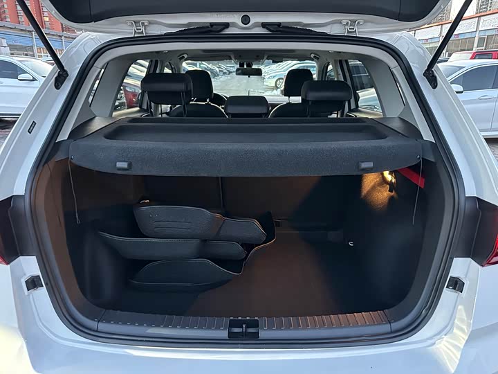 Фото 9 - Volkswagen Tharu