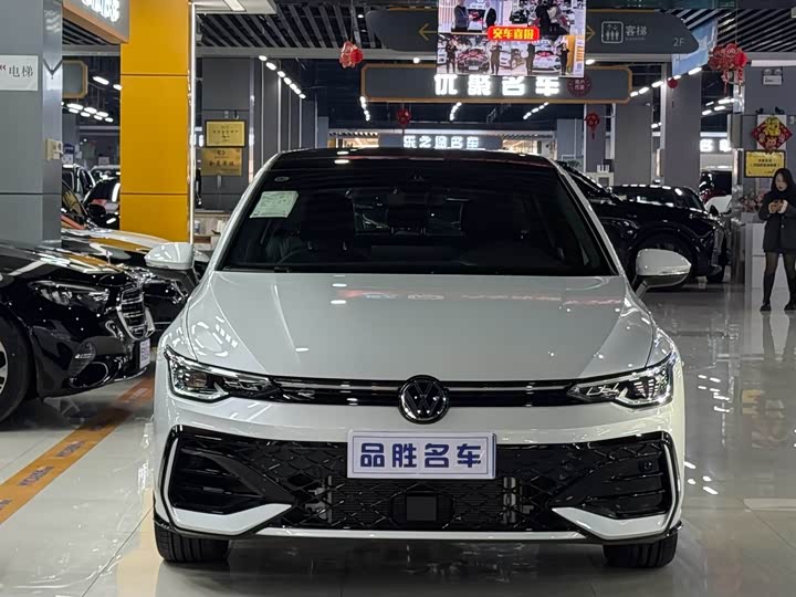 Фото 2 - Volkswagen Golf