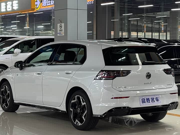 Фото 4 - Volkswagen Golf