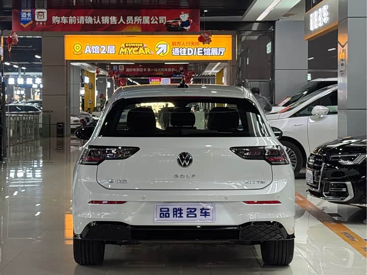 Фото 5 - Volkswagen Golf