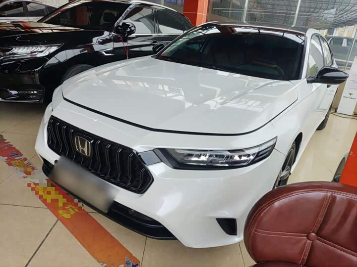 Фото 2 - Honda Inspire