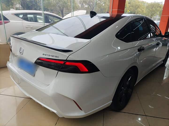 Фото 7 - Honda Inspire