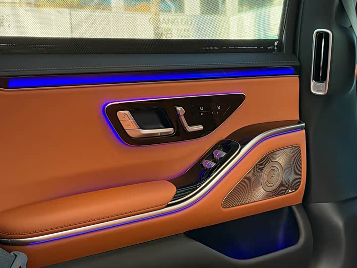 Фото 9 - Mercedes-Benz S-Class