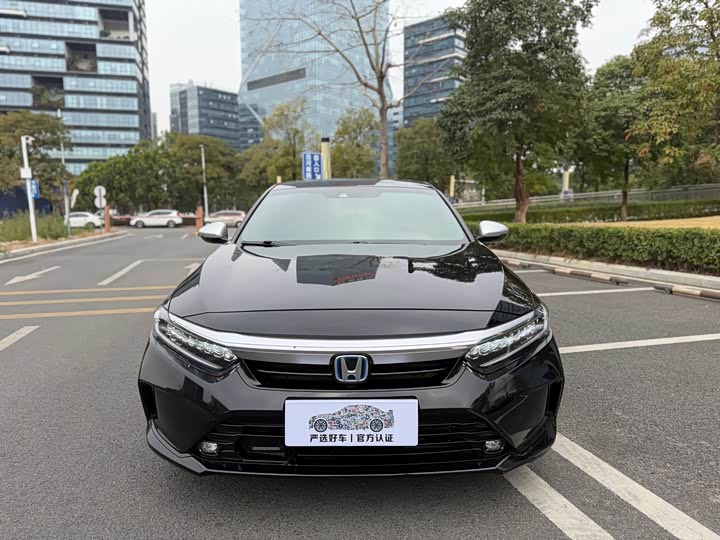 Фото 2 - Honda Inspire