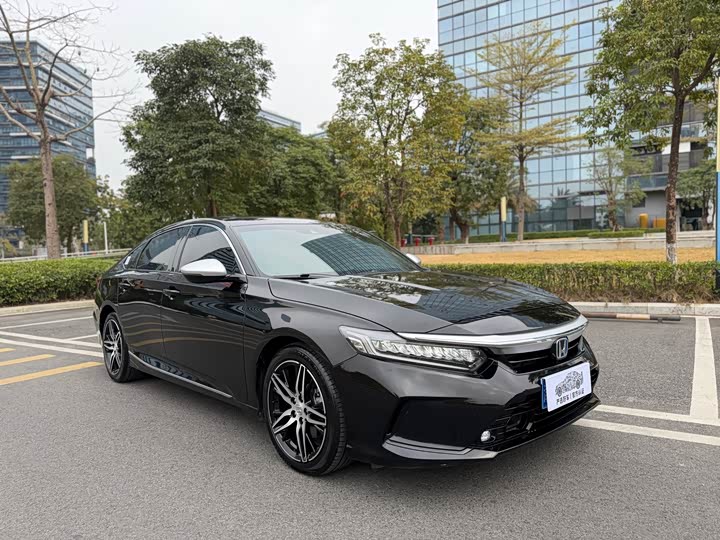 Фото 3 - Honda Inspire