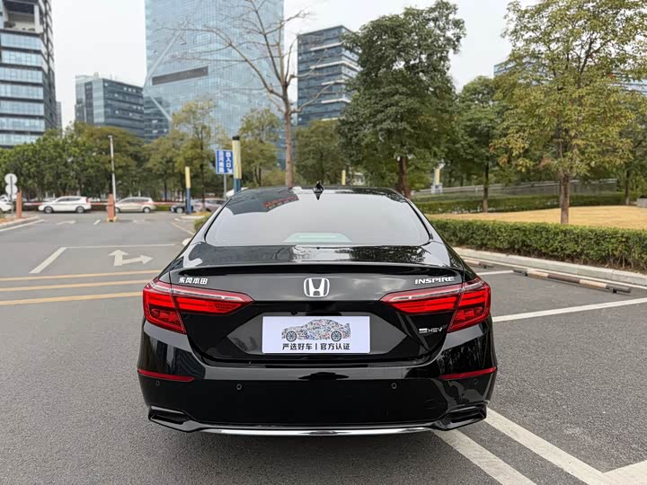 Фото 5 - Honda Inspire