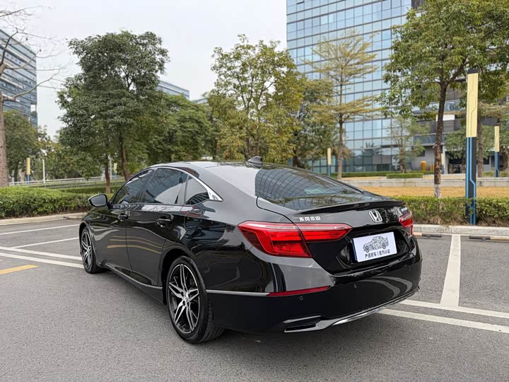 Фото 6 - Honda Inspire