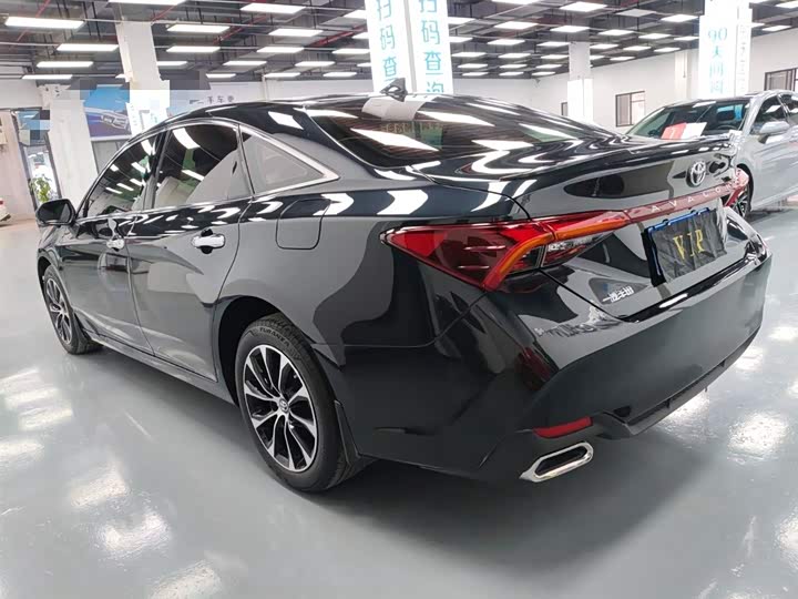 Фото 5 - Toyota Avalon