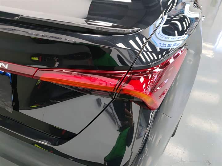 Фото 8 - Toyota Avalon