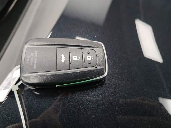 Фото 9 - Toyota Avalon