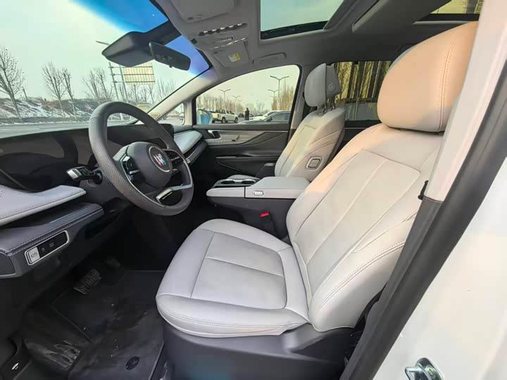 Фото 4 - Buick GL8 ES