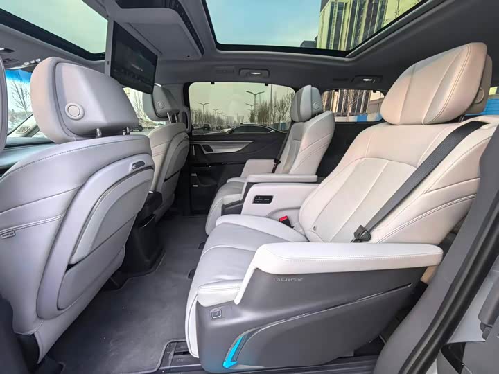 Фото 5 - Buick GL8 ES