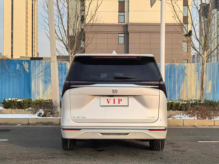 Фото 8 - Buick GL8 ES