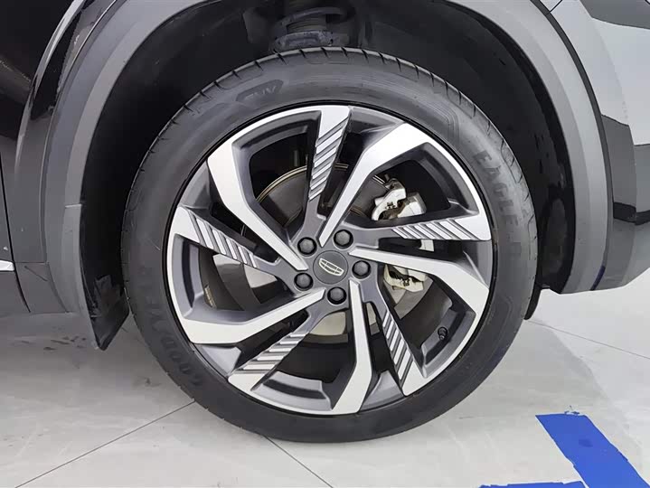 Фото 6 - Geely Monjaro