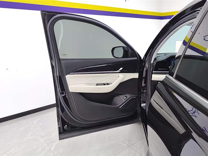 Фото 7 - Geely Monjaro