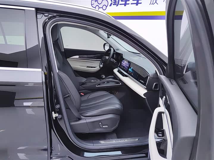 Фото 8 - Geely Monjaro