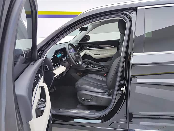 Фото 9 - Geely Monjaro