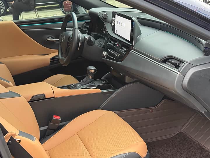 Фото 6 - Lexus ES