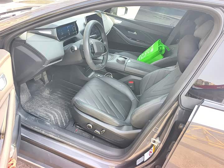 Фото 9 - Changan Deepal SL03