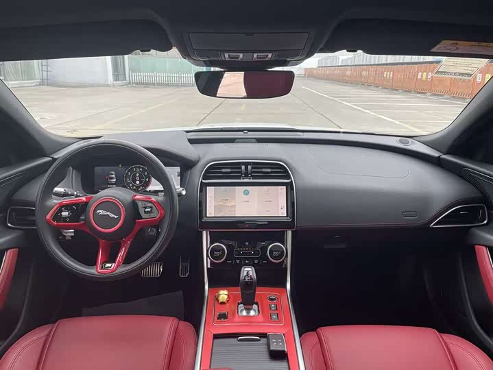 Фото 5 - Jaguar XE L