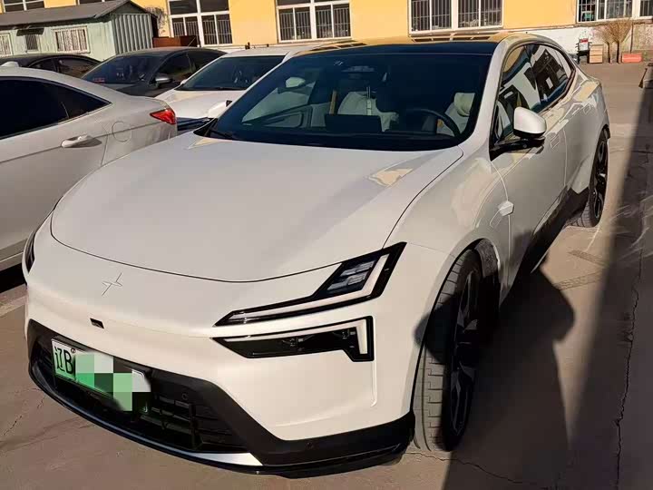 Фото 1 - Polestar 4