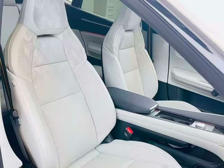 Фото 5 - Polestar 4