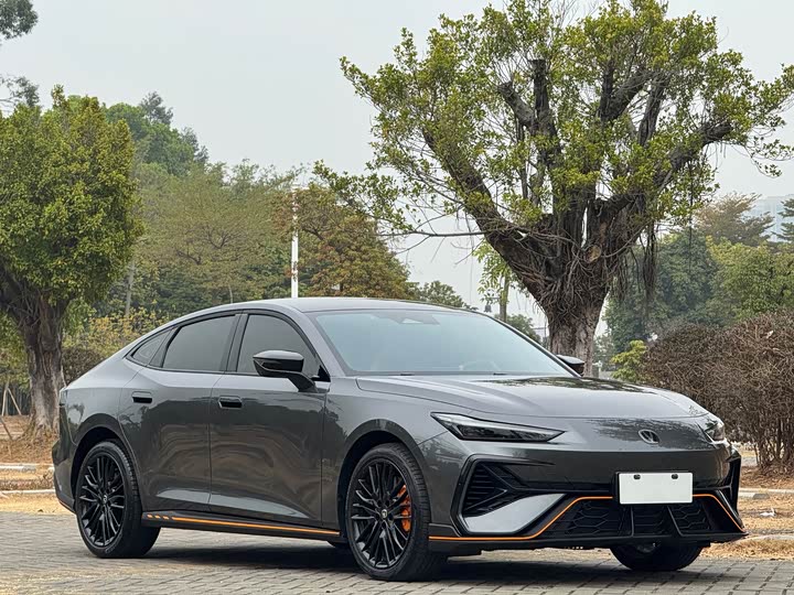 Фото 3 - Changan UNI-V